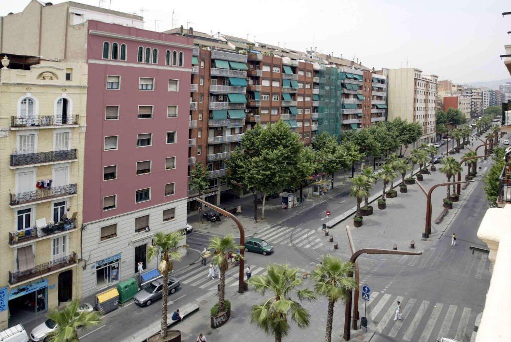 Serennia Apartamentos Sants Barcelona Room photo
